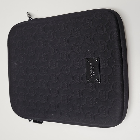 Sale: Michael Kors Ipad Sleeve - Picture 4 of 4